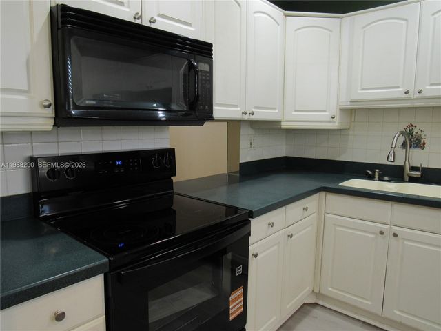 100 Ashbury Rd 102, Hollywood, FL 33024