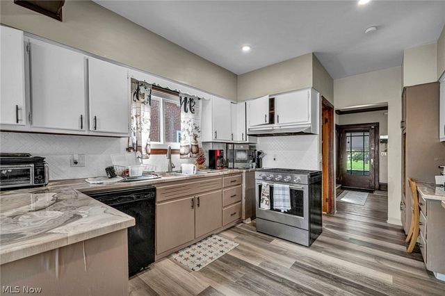 3255 W 115th Street, Cleveland, OH 44111