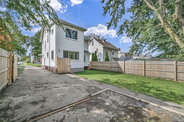 3255 W 115th Street, Cleveland, OH 44111