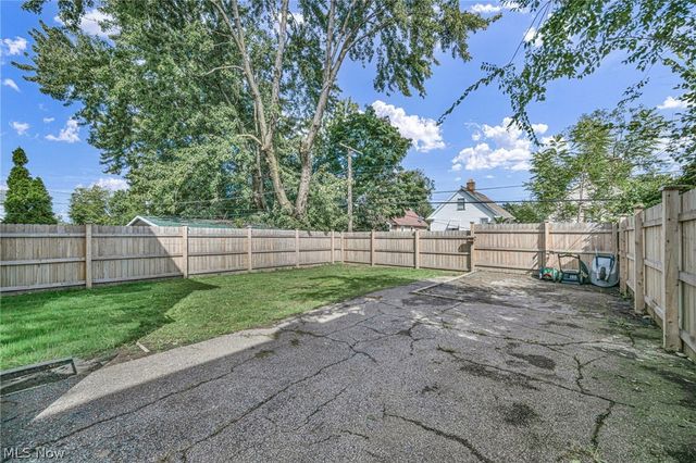 3255 W 115th Street, Cleveland, OH 44111