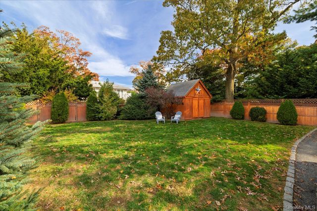 76 Driscoll Avenue, Rockville Centre, NY 11570