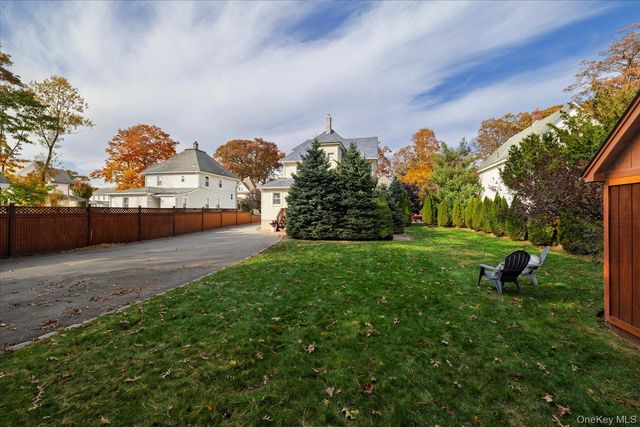 76 Driscoll Avenue, Rockville Centre, NY 11570