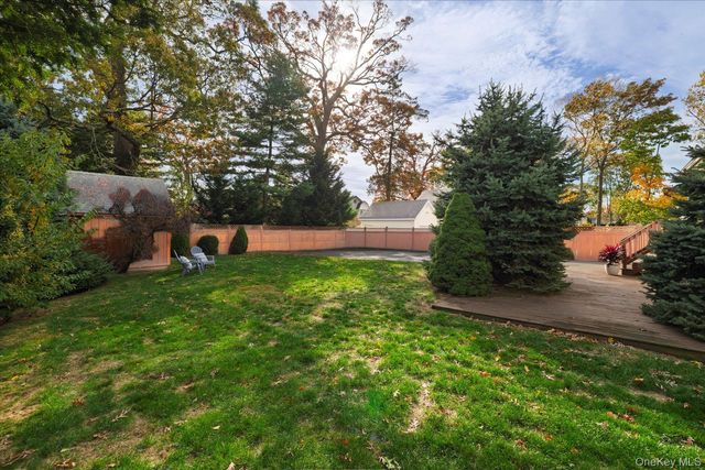 76 Driscoll Avenue, Rockville Centre, NY 11570