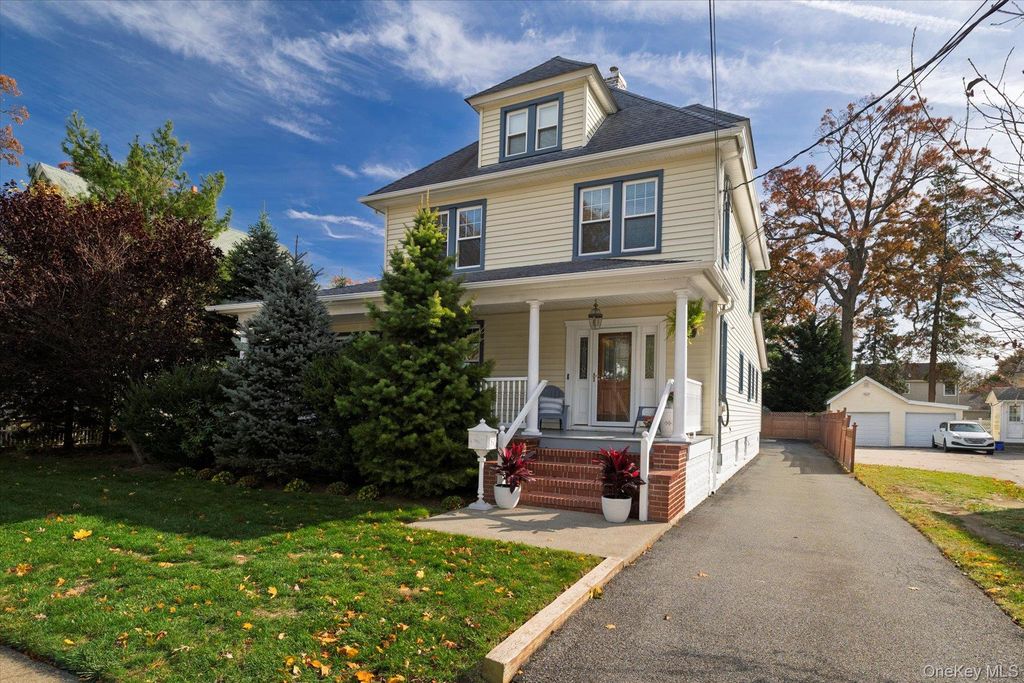 76 Driscoll Avenue, Rockville Centre, NY 11570