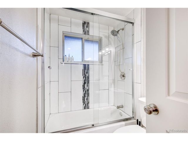 6022 Newcombe Ct, Arvada, CO 80004