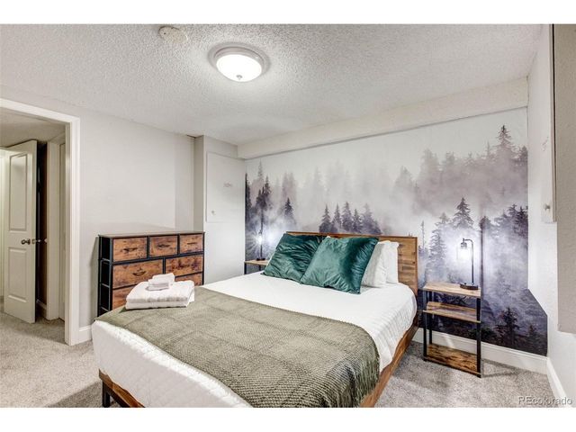 6022 Newcombe Ct, Arvada, CO 80004