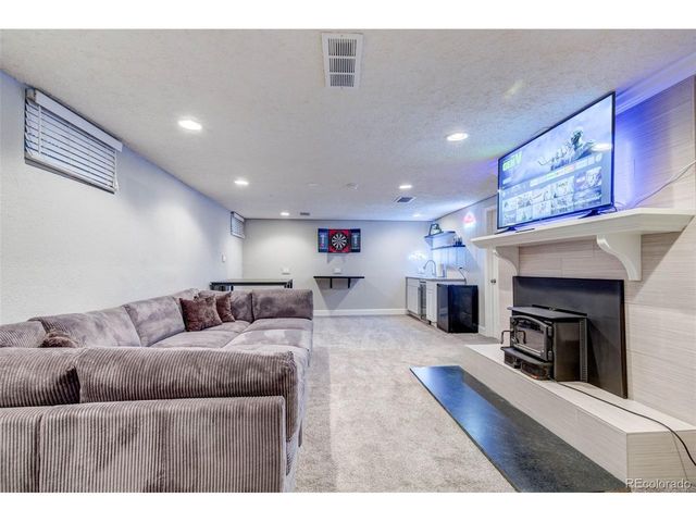 6022 Newcombe Ct, Arvada, CO 80004