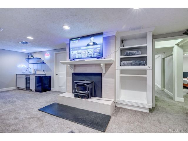 6022 Newcombe Ct, Arvada, CO 80004