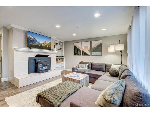 6022 Newcombe Ct, Arvada, CO 80004
