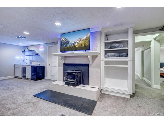 6022 Newcombe Ct, Arvada, CO 80004