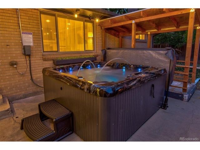 6022 Newcombe Ct, Arvada, CO 80004