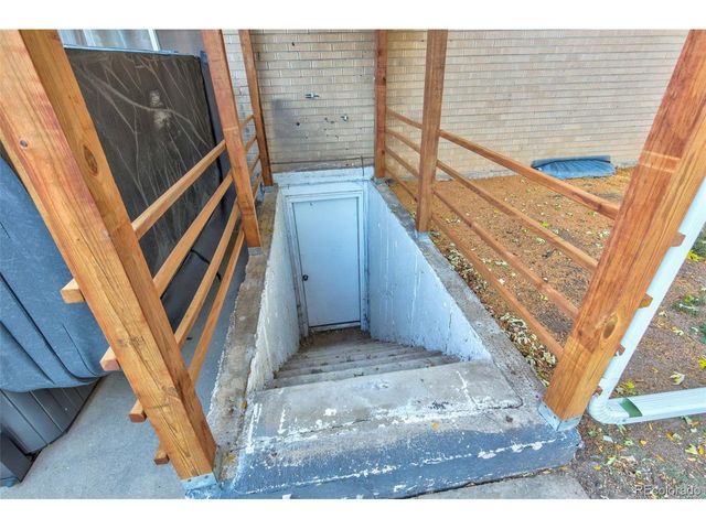 6022 Newcombe Ct, Arvada, CO 80004