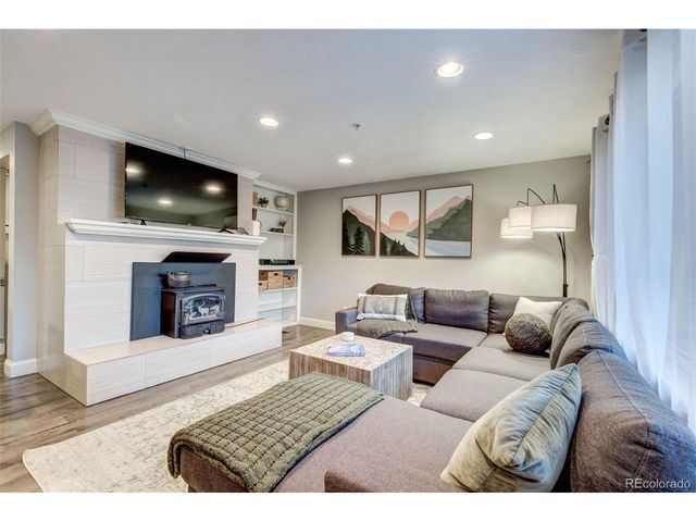 6022 Newcombe Ct, Arvada, CO 80004