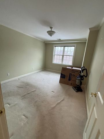 350 Greene St 305, North Andover, MA 01845