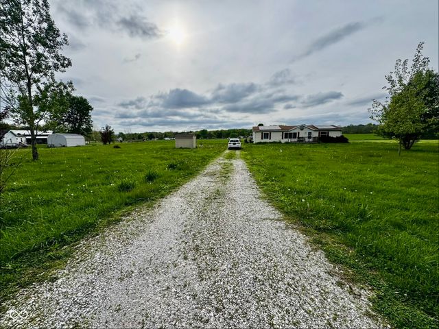 4792 W Fall Creek Road, Crawfordsville, IN 47933