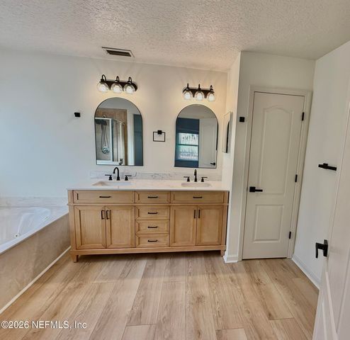 897 COLLINSWOOD Drive, Jacksonville, FL 32225