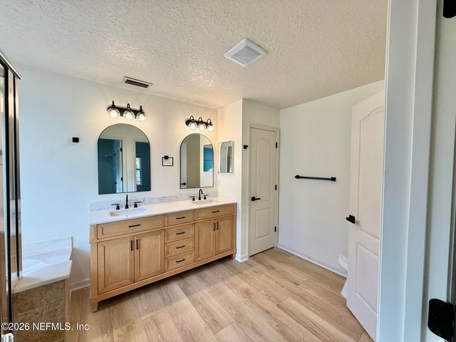 897 COLLINSWOOD Drive, Jacksonville, FL 32225