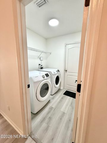 897 COLLINSWOOD Drive, Jacksonville, FL 32225