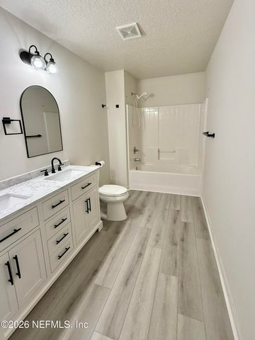 897 COLLINSWOOD Drive, Jacksonville, FL 32225