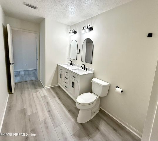 897 COLLINSWOOD Drive, Jacksonville, FL 32225