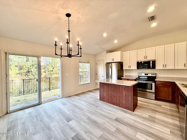 897 COLLINSWOOD Drive, Jacksonville, FL 32225