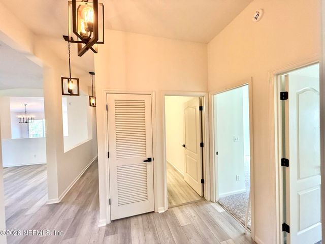 897 COLLINSWOOD Drive, Jacksonville, FL 32225