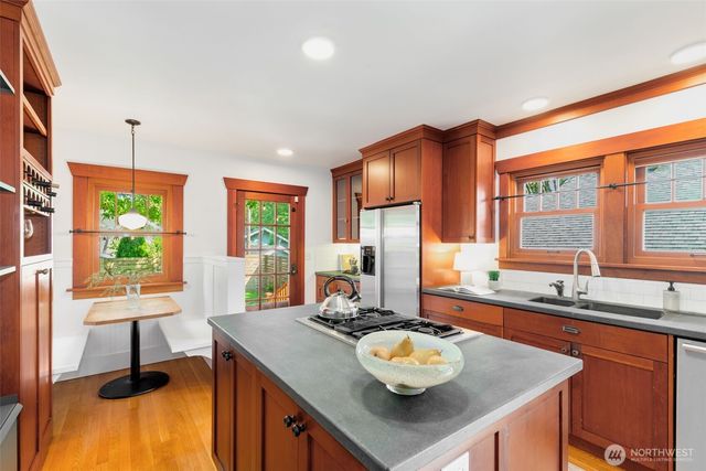 3240 35th Avenue S, Seattle, WA 98144