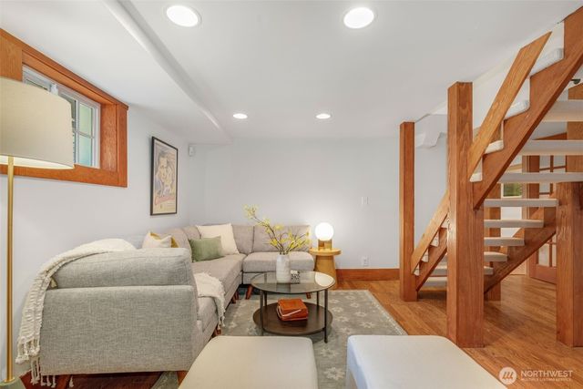 3240 35th Avenue S, Seattle, WA 98144