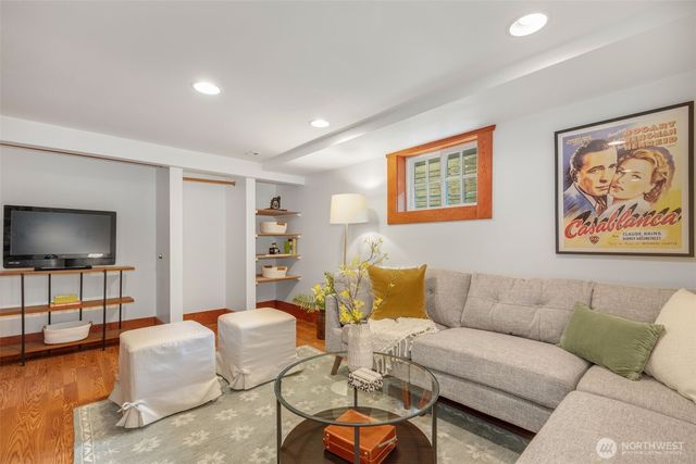 3240 35th Avenue S, Seattle, WA 98144