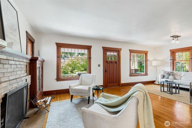 3240 35th Avenue S, Seattle, WA 98144
