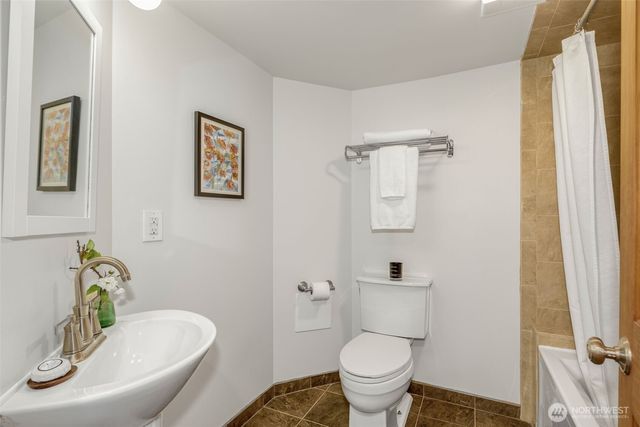 3240 35th Avenue S, Seattle, WA 98144