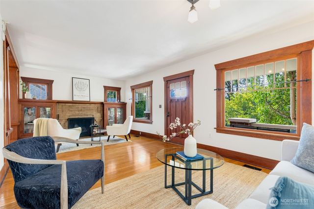 3240 35th Avenue S, Seattle, WA 98144