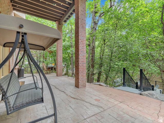 1921 MOHAWK LN, Ogden, UT 84403