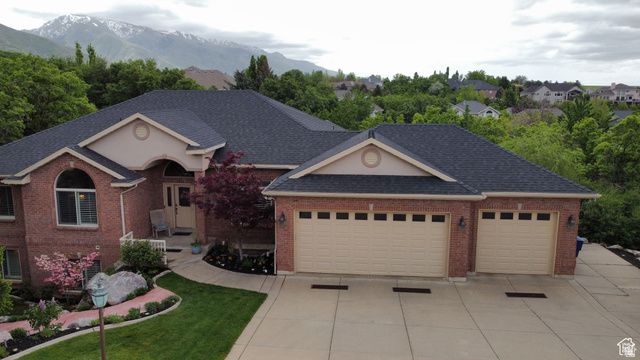 1921 MOHAWK LN, Ogden, UT 84403