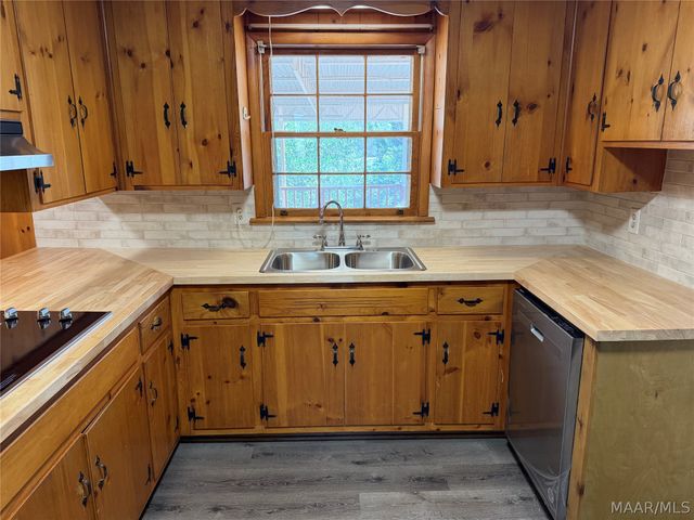 932 Green Forest Drive, Montgomery, AL 36109