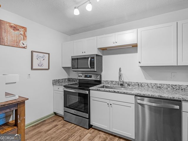 3790 Sweetbriar Circle, Lithia Springs, GA 30122