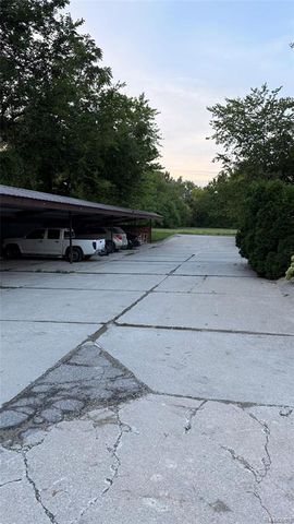 23062 Harrington Street, Clinton Township, MI 48036