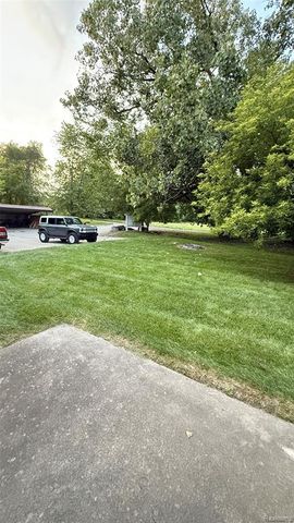 23062 Harrington Street, Clinton Township, MI 48036
