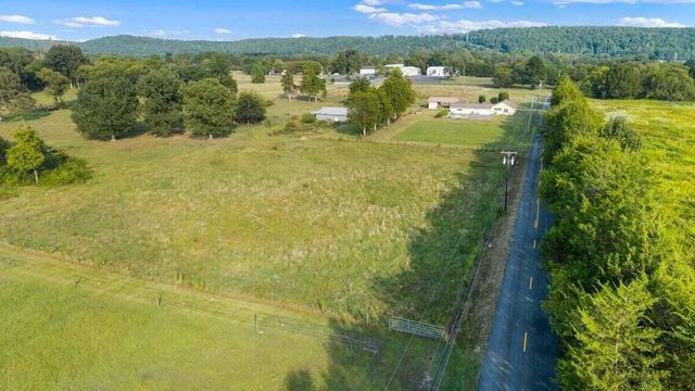 000 Moore Road NW, Charleston, TN 37310