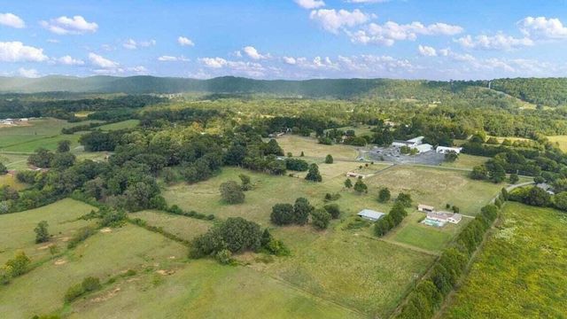 000 Moore Road NW, Charleston, TN 37310