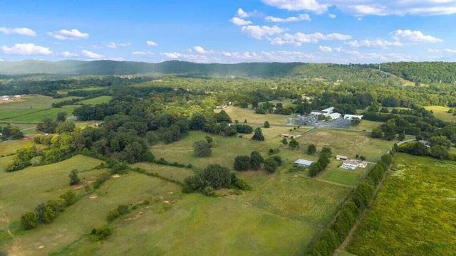 000 Moore Road NW, Charleston, TN 37310