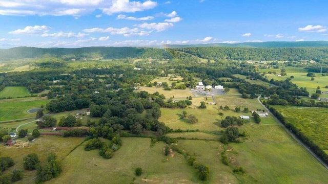 000 Moore Road NW, Charleston, TN 37310