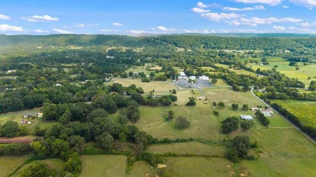 000 Moore Road NW, Charleston, TN 37310