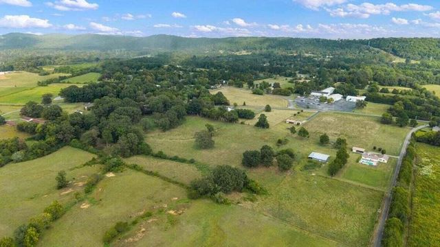 000 Moore Road NW, Charleston, TN 37310