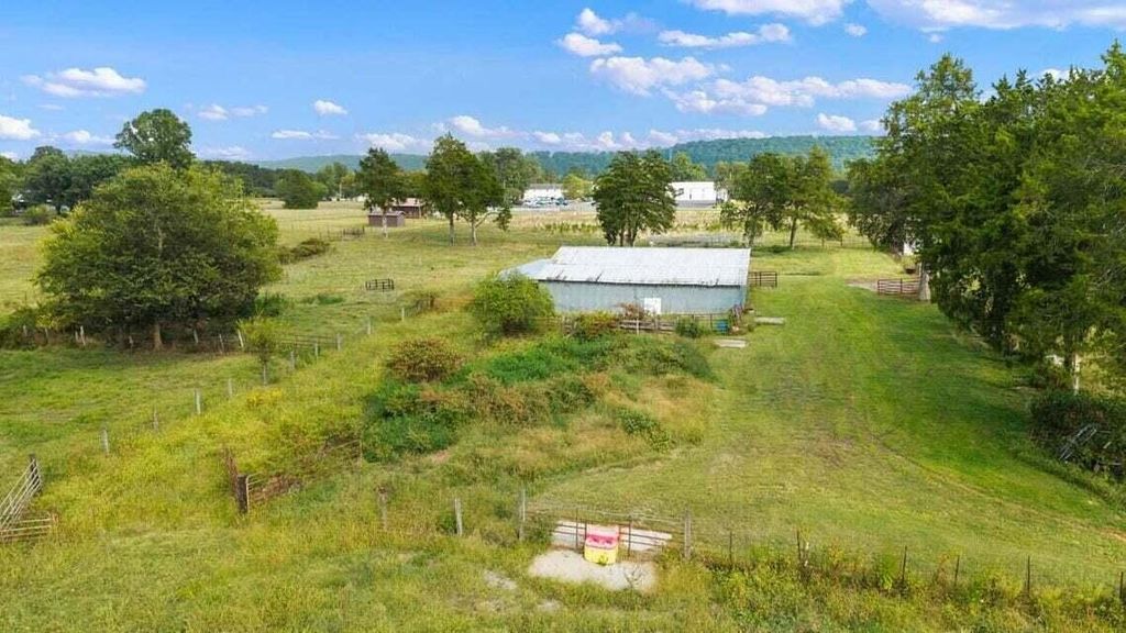 000 Moore Road NW, Charleston, TN 37310