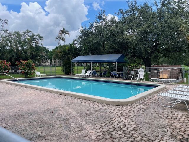 9441 Live Oak Place 209, Davie, FL 33324