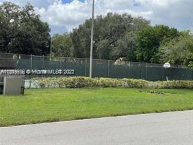 9441 Live Oak Place 209, Davie, FL 33324