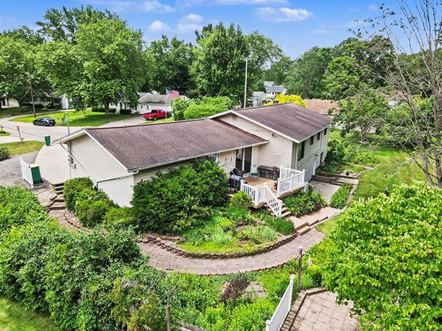 9946 Handel Street, Portage, MI 49024