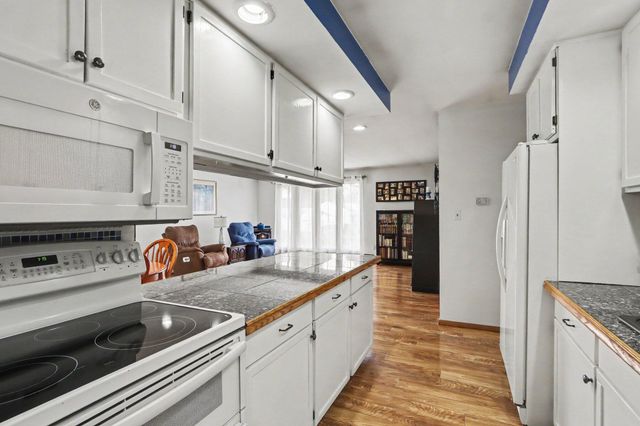 9946 Handel Street, Portage, MI 49024