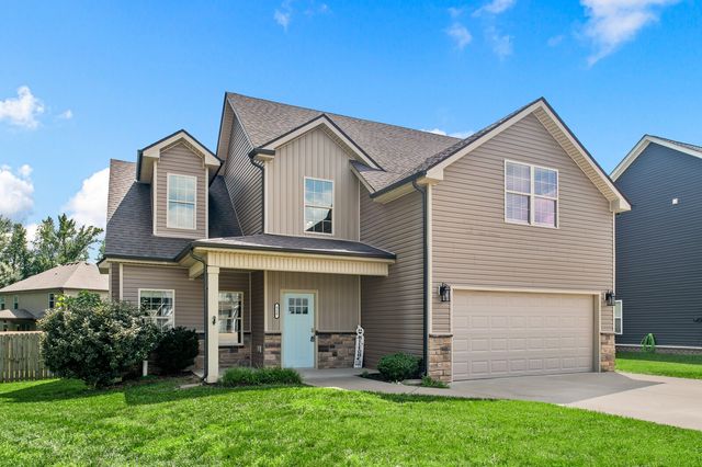 518 Latham Ct, Clarksville, TN 37043